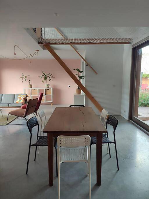 Location de vacances pour 5 personnes, avec piscine et vue ainsi que jardin et terrasse à Lokeren - 3