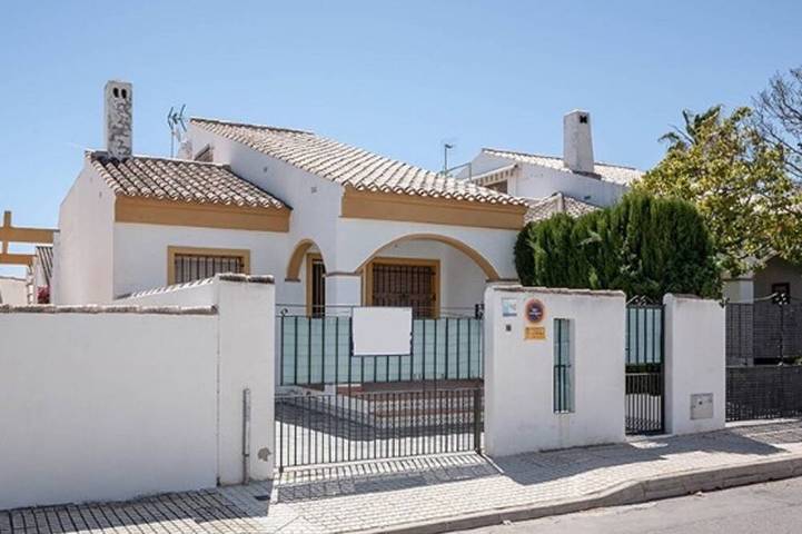 Ferienhaus für 7 Personen, mit Pool und Terrasse - 1
