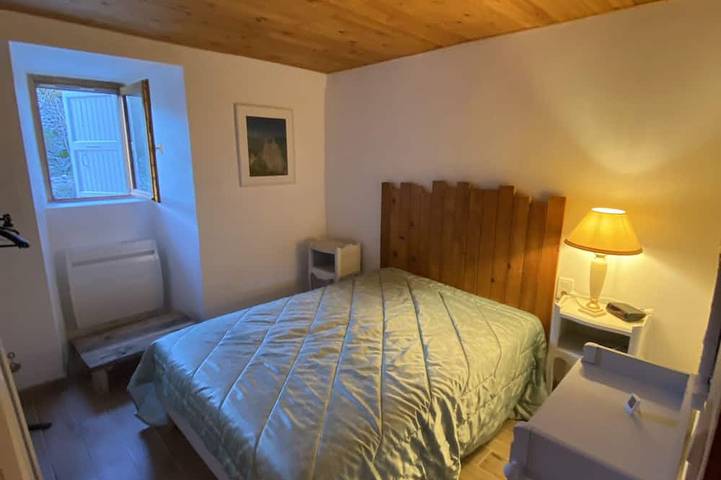 Location de vacances pour 11 personnes, avec jardin, animaux acceptés à La Cavalerie - 3