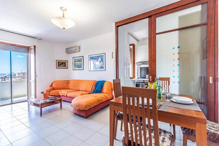 Ferienwohnung für 4 Personen, mit Balkon und Kinderpool in Alghero