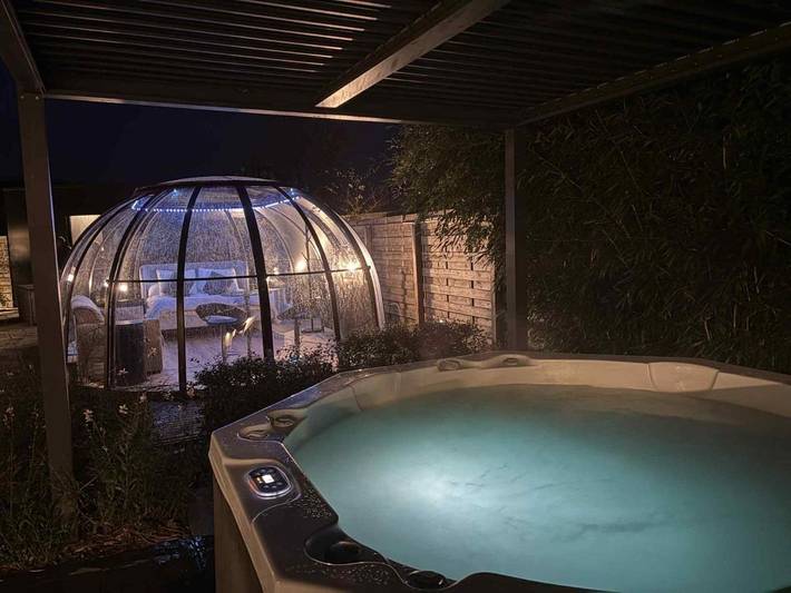 Maison d’hôte pour 4 personnes, avec jardin et jacuzzi ainsi que terrasse et sauna à Tournai