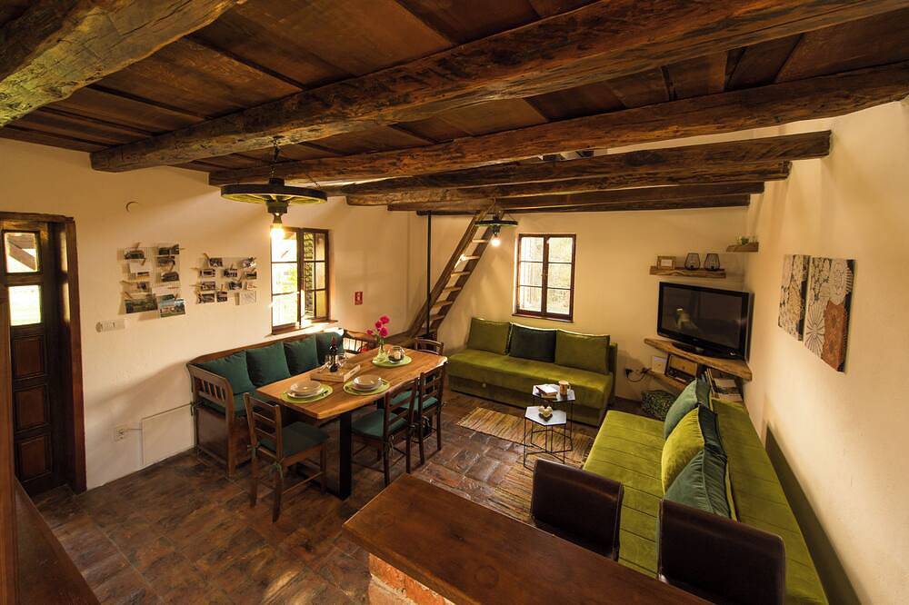 Charmantes Haus mit Terrasse und Grill in ruhiger Landschaft von Slawonien. in Brod-Posavina