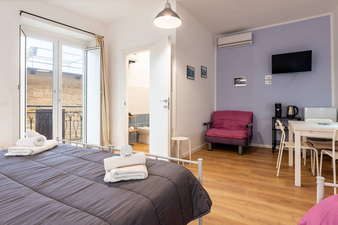 Habitación 'Donna Letizia - Triple' con balcón, Wi-Fi y aire acondicionado in Agrigento, Provincia de Agrigento
