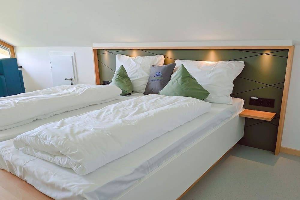 Ganze Wohnung, Panoramaapartment, bis 4 Personen mit Bergblick in Nußdorf, Chiemsee