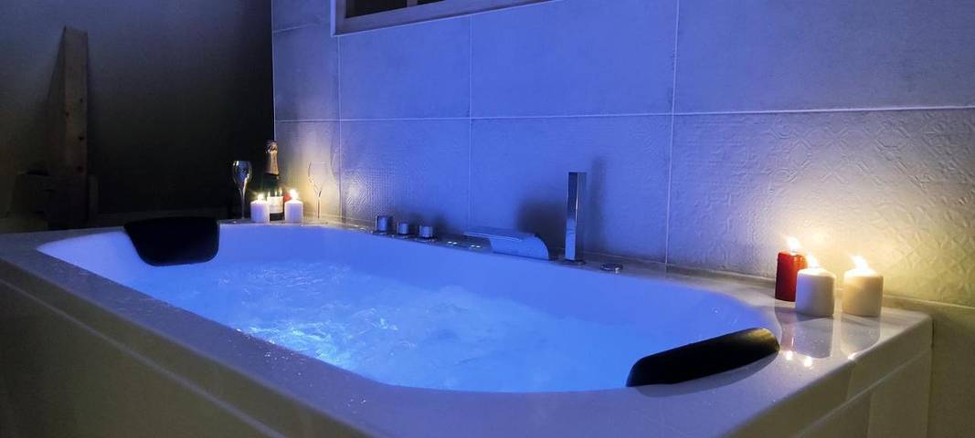 Hôtel pour 2 personnes, avec jacuzzi et jardin dans La Roche-Jaudy - 3