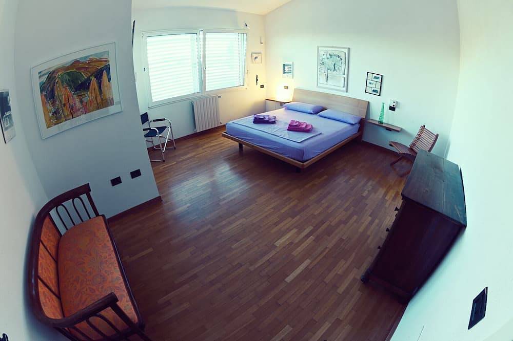 Poggio Dei Pini: Villa mit Garten und Swimmngpool in Poggio dei Pini, Capoterra