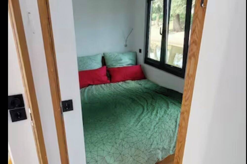 Living Boat Rhuig/Rhein/Parkplatz in Wiesbaden, Rheingau