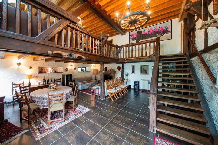 Location de vacances pour 12 personnes, avec balcon ainsi que vue et jardin, adapté aux familles à Dommartin-lès-Remiremont - 3