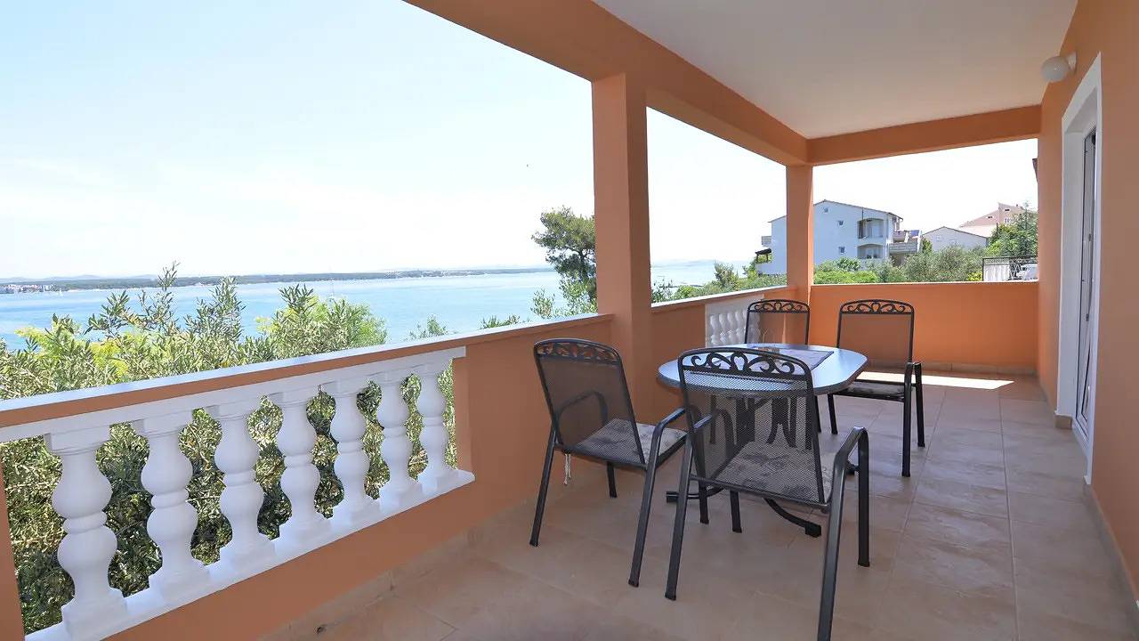 Appartamento vacanze a Pasman a partire da 117€ a notte