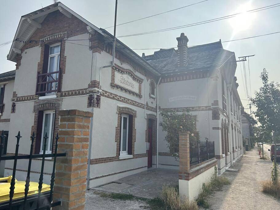 Appartement entier, One-Bedroom Apartment in La Ferté-Saint-Aubin, Sologne