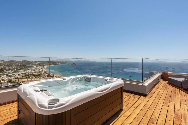 Ferienwohnung für 4 Personen, mit Balkon und Terrasse sowie Garten und Pool