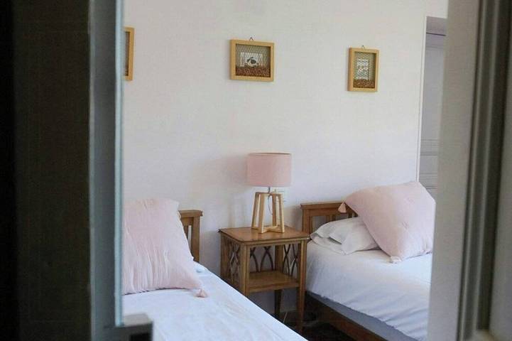 Gîte pour 8 personnes, avec piscine et jardin à Cournanel - 2