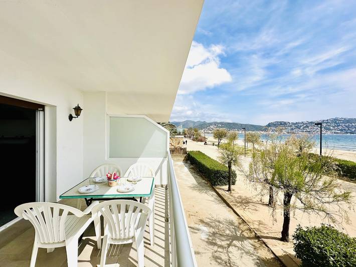 Apartamento entero, 2121 Alexandra 1-6, En 1ª Linea De La Playa Más Espaciosa De Roses, Vista Mar, Gran Terraza. in Santa Margarida, Roses