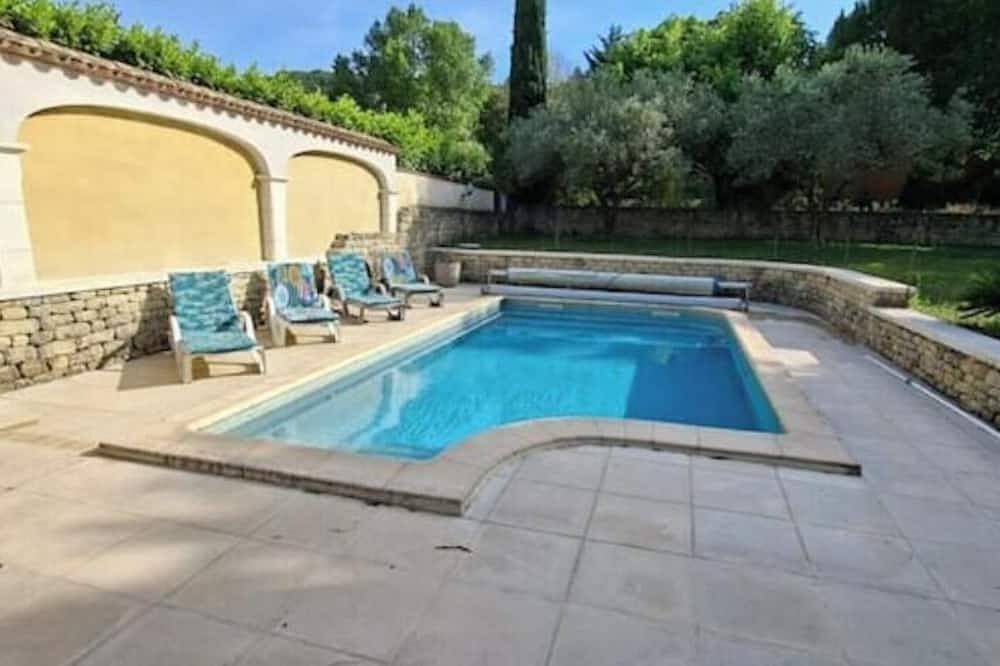 Large air-conditioned villa with pool in Saint-Paul-Trois-Châteaux, Région de nyons