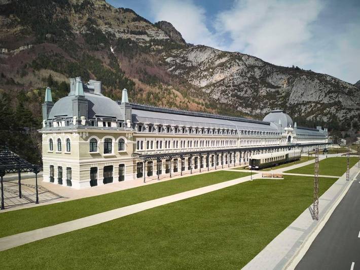 Hôtel pour 3 personnes, avec vue et piscine à Canfranc