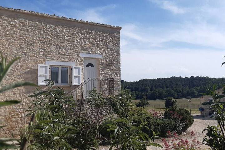 Gîte pour 2 personnes, avec jardin et piscine à Redortiers - 4