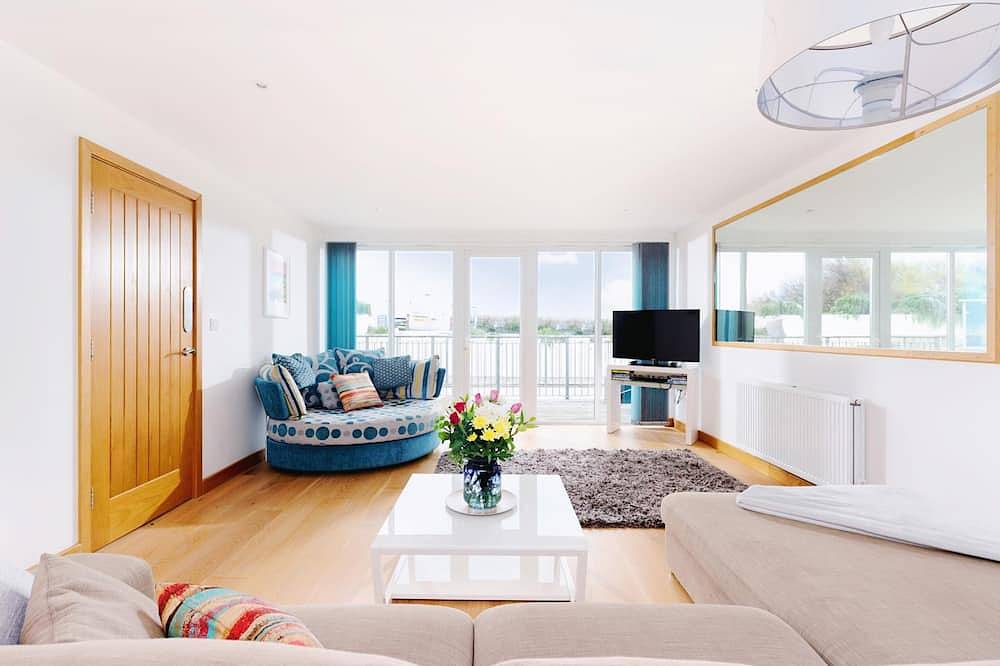 2 minutes walk from 2 fabulous beaches in Porth, Newquay