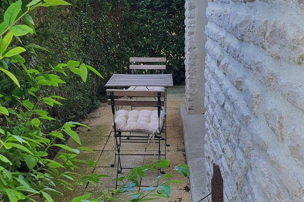 Geheel appartement, Studio en rez de Jardin, à 5mn de la Plage et des Commerces in Benerville-sur-Mer, Lisieux en omgeving