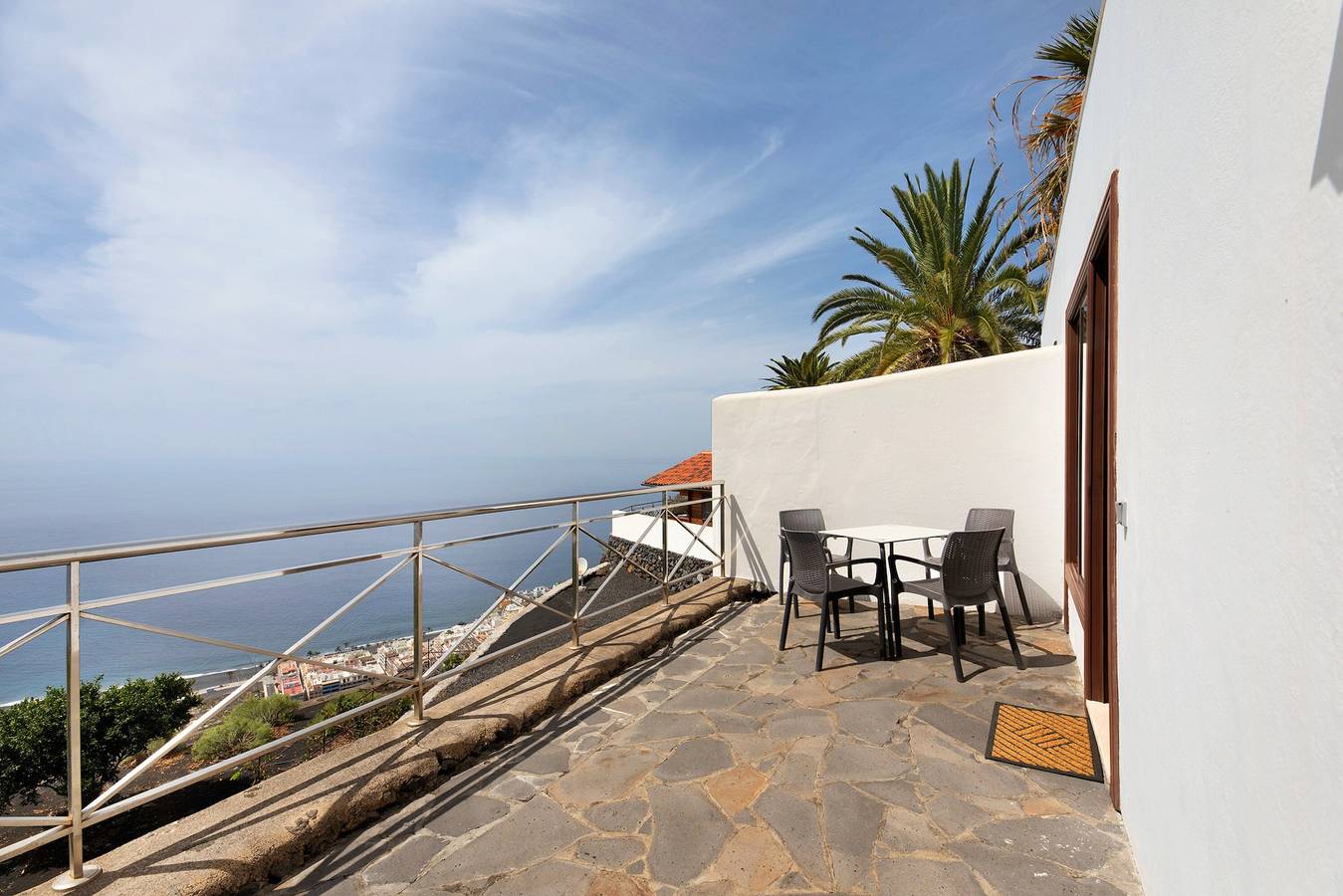 Apartamento inteiro, Apartamento 'Moijama 10' com vista para o mar, piscina partilhada e acesso Wi-Fi in Puerto Naos, Los Llanos de Aridane
