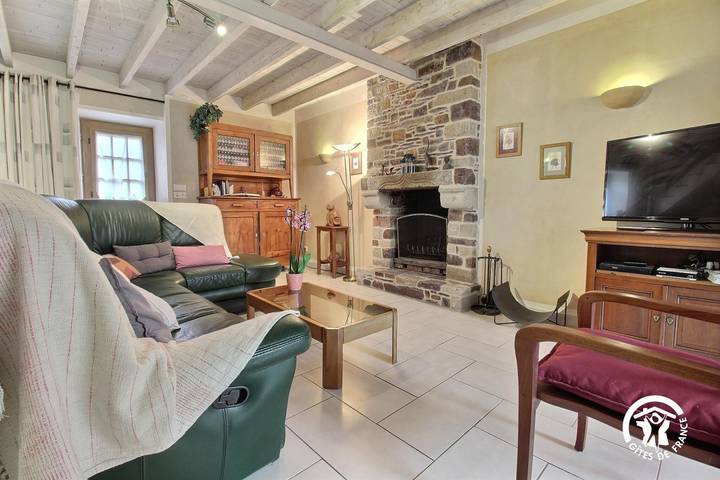 Gîte pour 6 personnes, avec terrasse, animaux acceptés à Tréhorenteuc