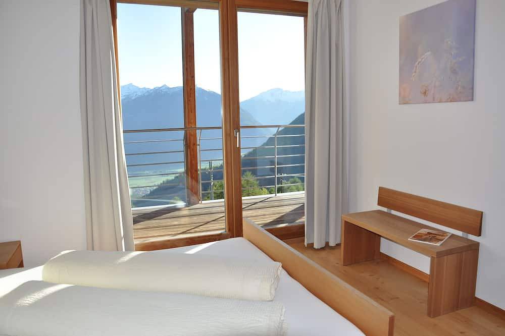 Ganze Wohnung, Moderne alpine Architektur in Südtirol, Ferienwohnung in Panorama-Aussichtslage in Matsch, Mals