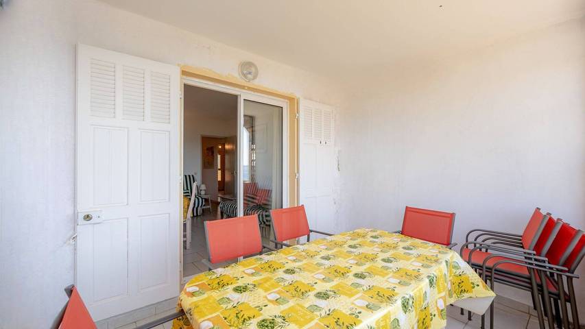 Gîte pour 4 personnes, avec terrasse, adapté aux familles dans Plage d'Aiguebelle - 2