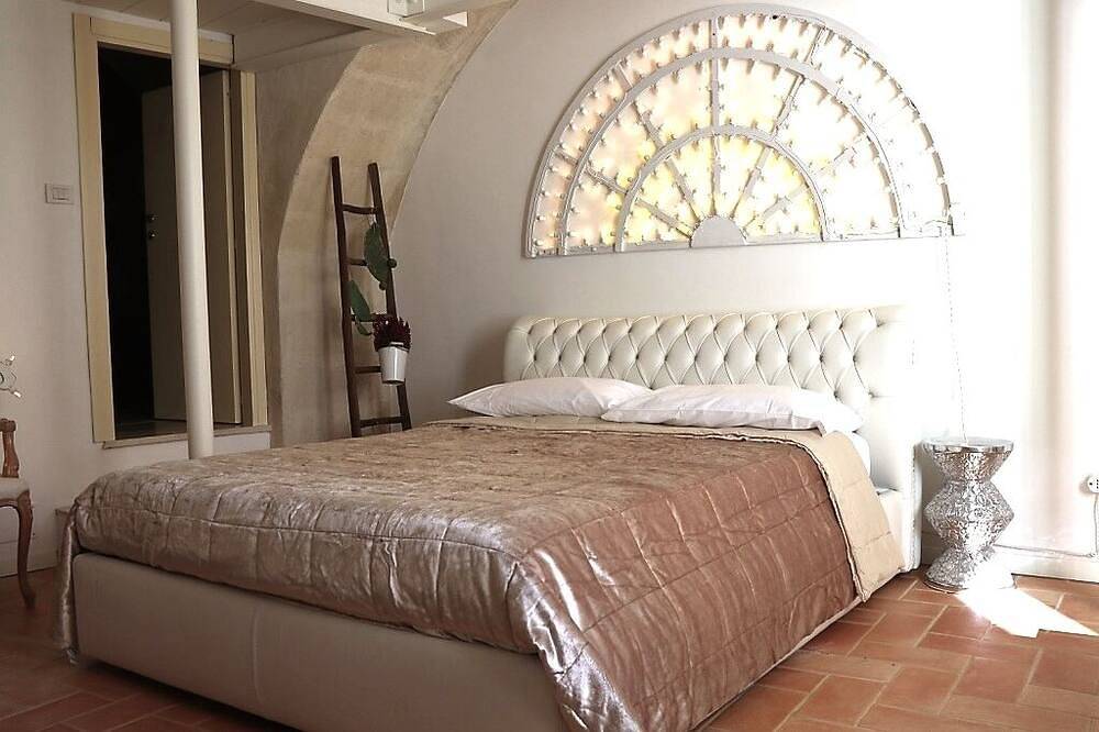 Le Luminarie Sassi - house in the rock in the heart of the Sassi of Matera in Sassi di Matera, Matera