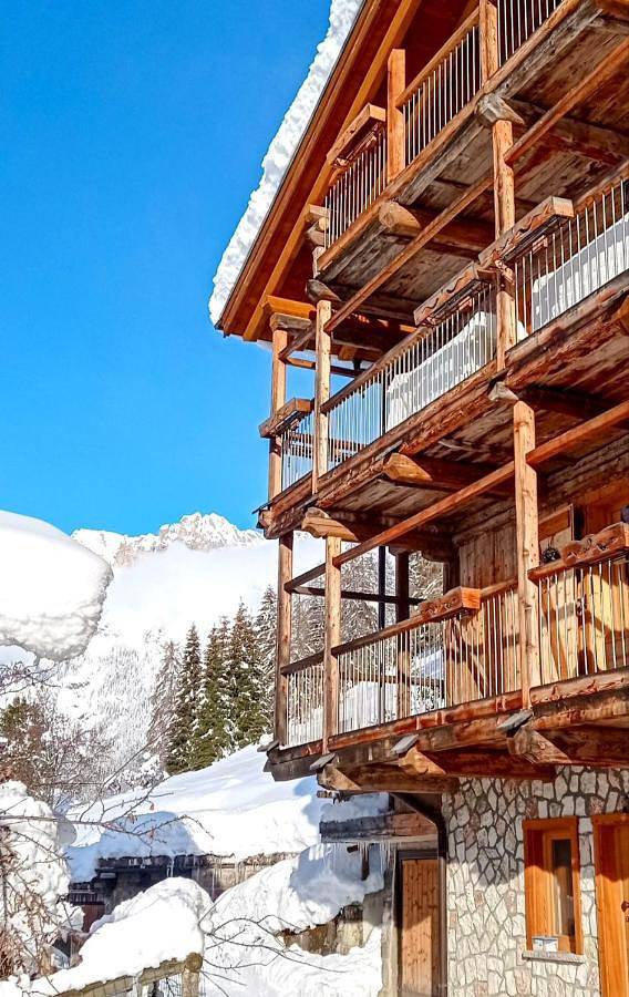 Appartamento per 4 persone, con Balcone e Terrazza nonché Giardino e Panorama in Passo San Pellegrino