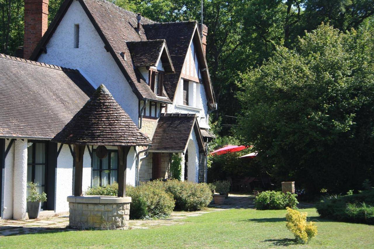 Les Enclos Bed and Breakfast à 4 mn de Chantilly in Lamorlaye, Oise
