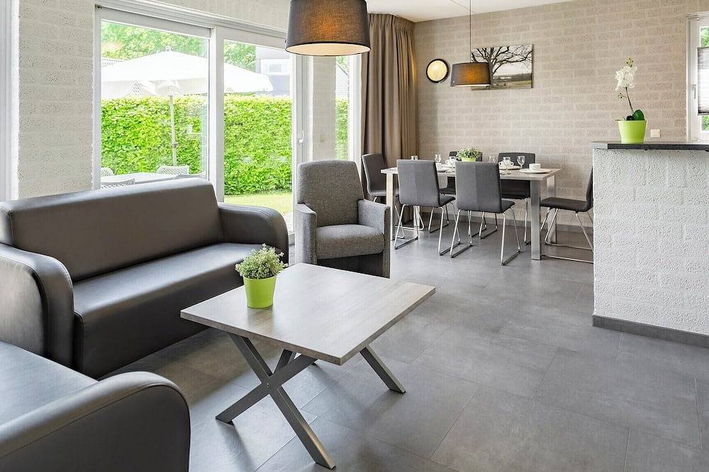 Comfortable 6-person bungalow in Plasmolen, Nationalpark De Maasduinen