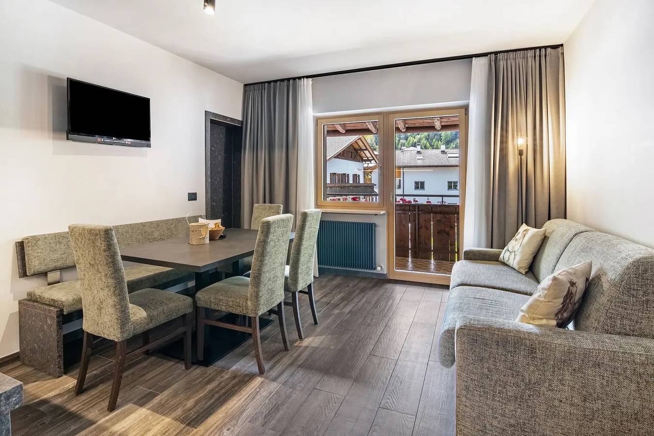 Appartamento intero, Appartamento 'Martellerhof - Omis Pennhaus Small' con vista mare, terrazza in comune e Wi-Fi in Ganda di Martello, Martello