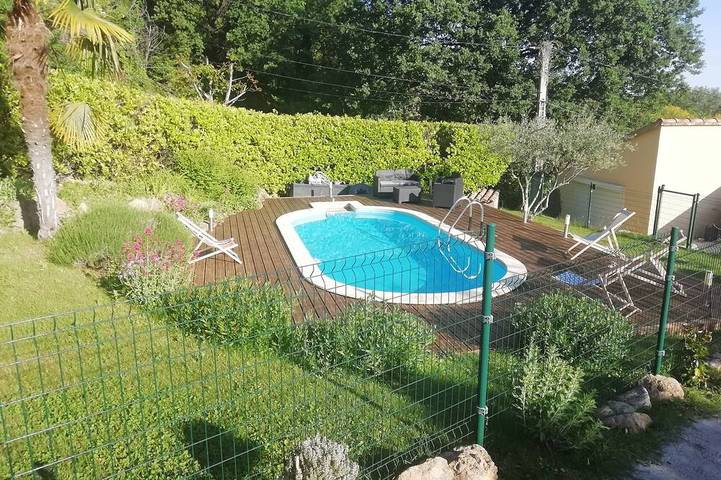 Appartement de vacances pour 4 personnes, avec jardin et piscine