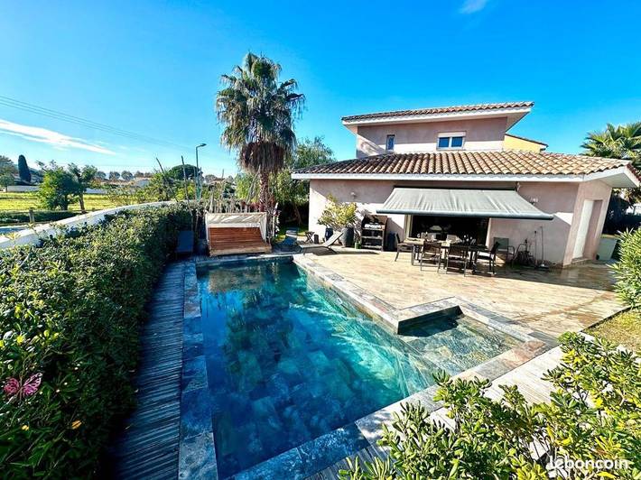 Location de vacances pour 6 personnes, avec Terrasse et Jardin ainsi que Piscine et Vue à Corneilla-del-Vercol