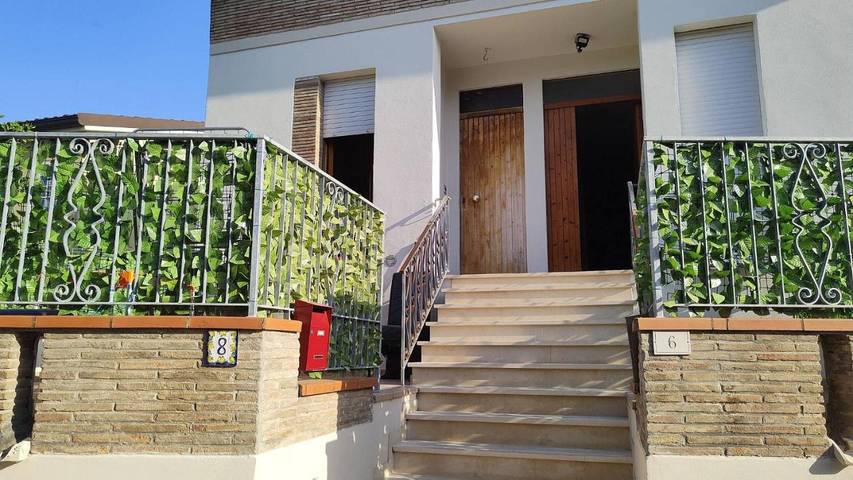 Location de vacances pour 10 personnes, avec balcon à Tavullia