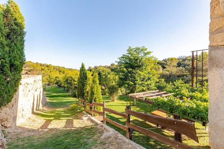 Casa de vacaciones para 13 personas, con jardín y vistas en Somontano de Barbastro