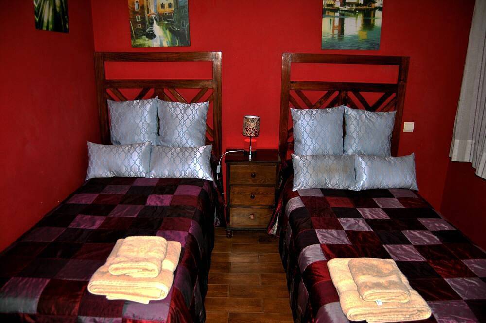 Apartamento entero, Apartamento 2 Dormitorios Rural Luxury 4 personas en plena sierra de Guadarrama in Collado Mediano, Provincia de Madrid