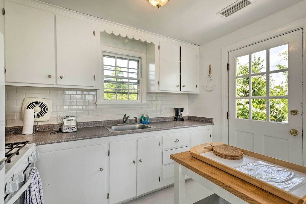 Narragansett Cottage mit Pvt Dock & Außendusche! in Narragansett, Washington County (RI)