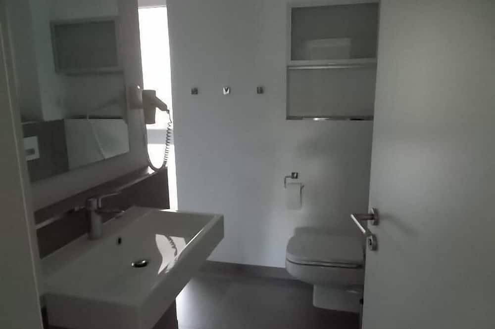 Ganze Wohnung, Modernes Wohnen im Bungalow in Quickborn, Schleswig-Holstein Binnenland