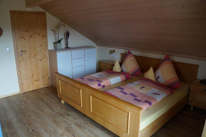 Ganze Wohnung, Ferienhaus Bergwald - Ferienwohnung Silberberg mit Südbalkon in Bodenmais, Ostbayern