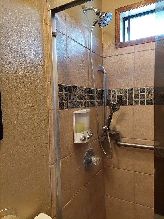 Das Ohana Cottage liegt perfekt in der Nähe aller Annehmlichkeiten und doch in einer ruhigen Gegend in Hilo, South Hilo