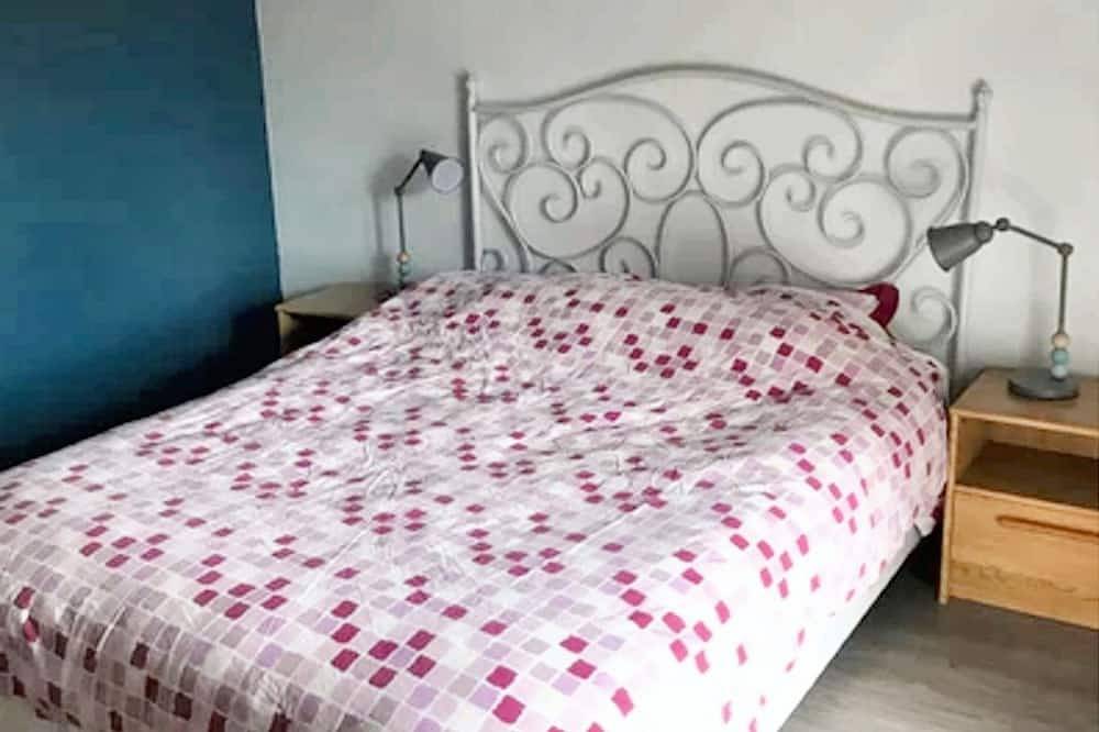 Homerez - Casa acogedora en Bagnols con terraza y jardín in Bagnols, Parque Natural Regional Volcans d'Auvergne