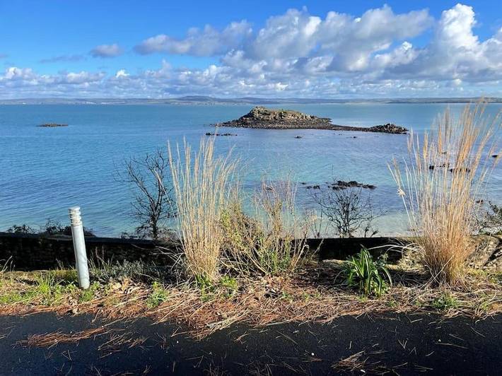 Location de vacances pour 15 personnes, avec vue ainsi que jardin et terrasse dans Plage des Sables Blancs (Douarnenez)