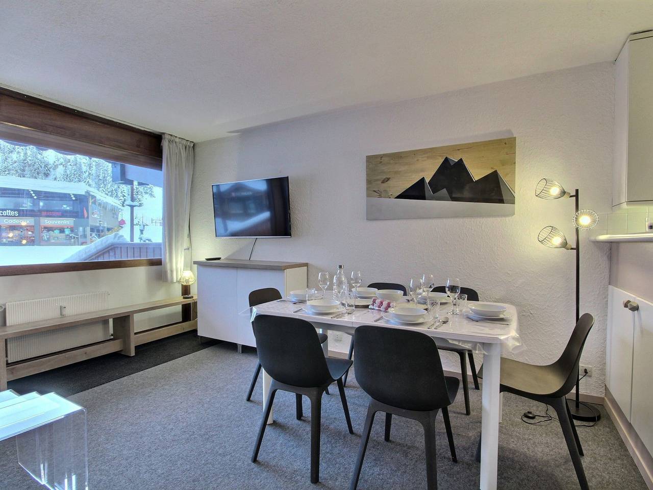 Appartement entier, Appartement 3 pièces au rez-de-pistes avec grande terrasse et Wi-Fi in Plagne Centre, La Plagne-Tarentaise