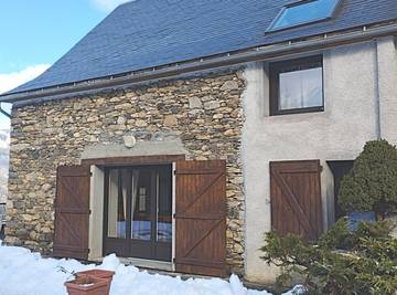 Gîte pour 14 personnes, avec terrasse et jardin, animaux acceptés à Loudervielle