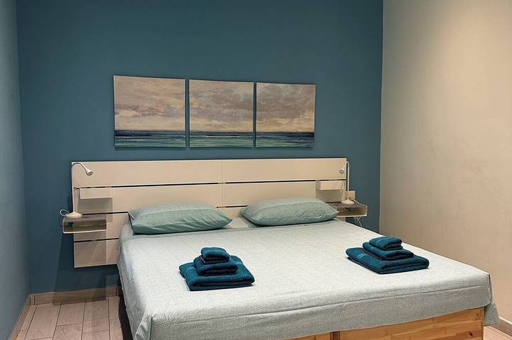 Entire apartment, BlueBay Holiday Home in Torre del Greco, Vesuvio National Park