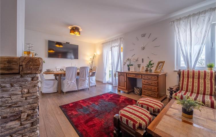 Charmante Ferienwohnung mit Pool in der Nähe des Flusses Strigova und des Stadtzentrums in Sisak-Moslavina