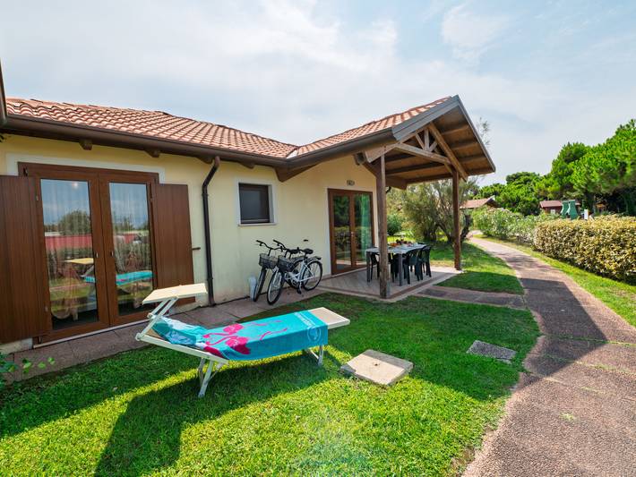 Bungalow für 5 Personen, mit Garten und Terrasse sowie Kinderpool in Rosolina Mare