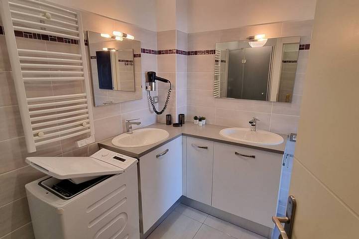 Gîte pour 4 personnes, avec terrasse dans Gare De Bandol - 4