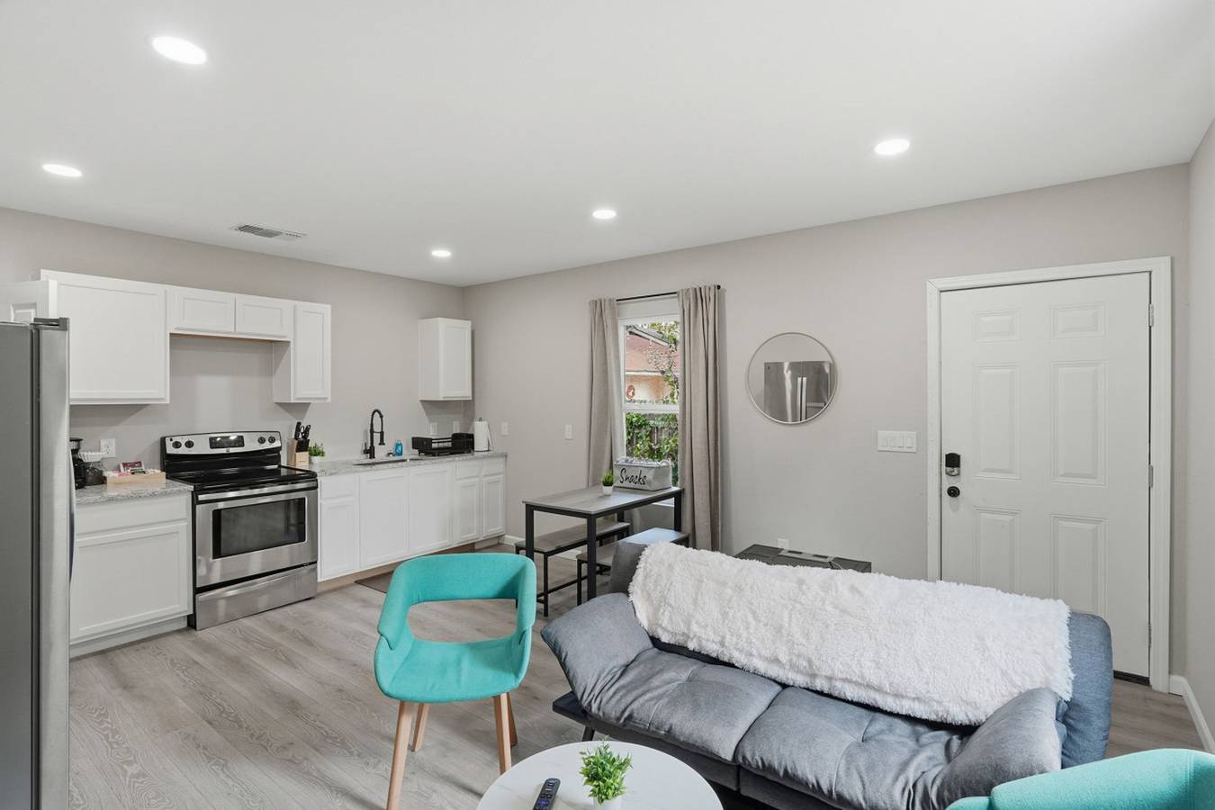 Apartamento entero, Cozy 3Br Suite| Insuite Laundry + Min to Downtown in San Antonio, Condado de Bexar