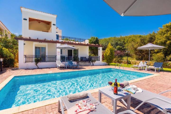 Villa für 6 Personen, mit Terrasse und Meerblick sowie Garten - 1
